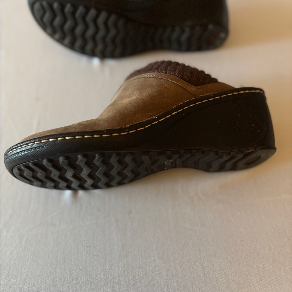 UGG Brown Leather Clog Mules with Knit Collar - Picture 4 of 7